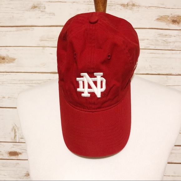 red notre dame hat